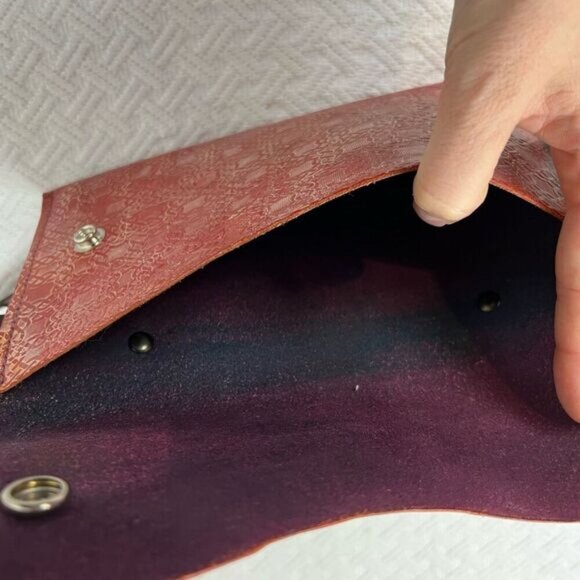 Artisan Vintage Embossed Artsy Leather Purse Crossbody Clutch Bag Red Steampunk - Picture 11 of 12